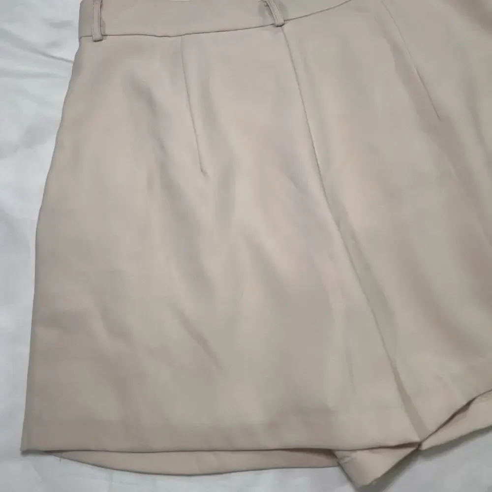 Amanda Uprichard Revolve Jane Shorts Size L Light Blush Beige Lined Tailored